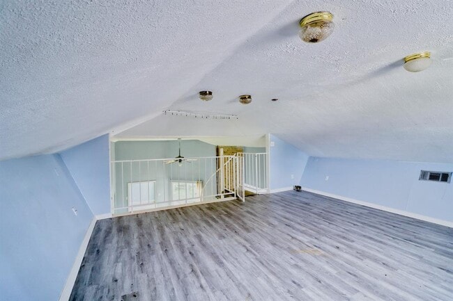 Building Photo - 6911 Pouter Dr