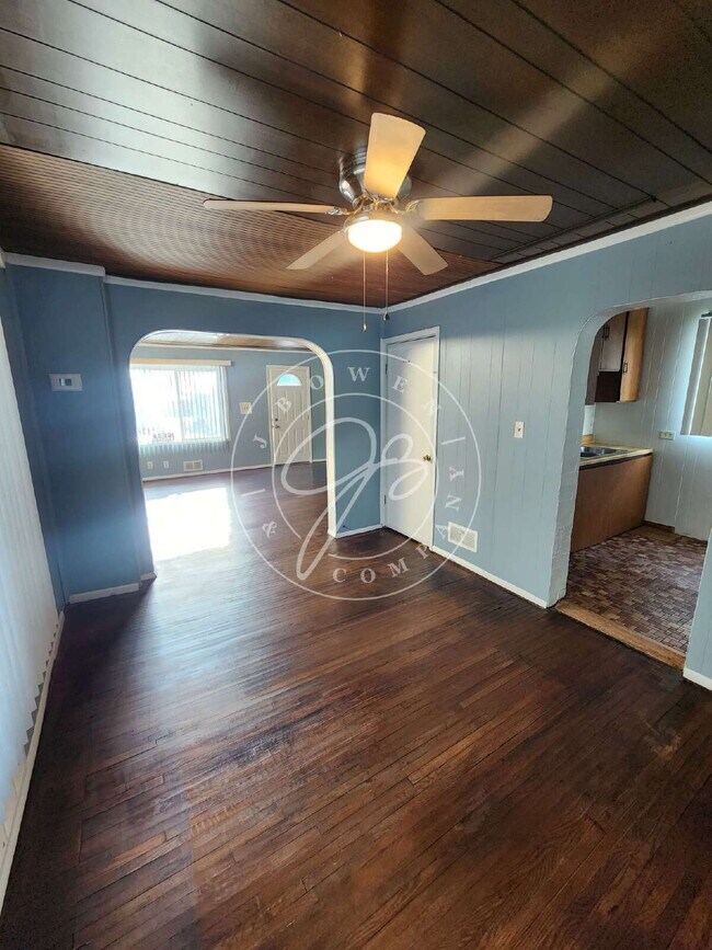 Building Photo - Must-See 2-Story, 2-Bedroom Home with Fenced Yard