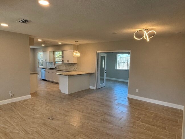 Building Photo - 139 Beau Rivage Dr