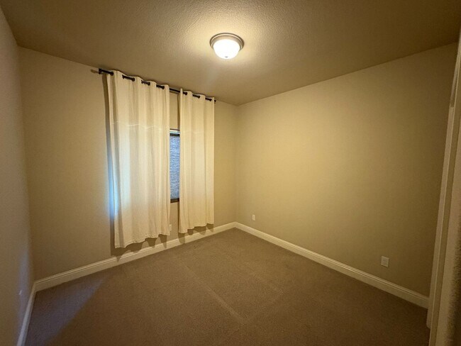Building Photo - Lennar built home, coming soon!
