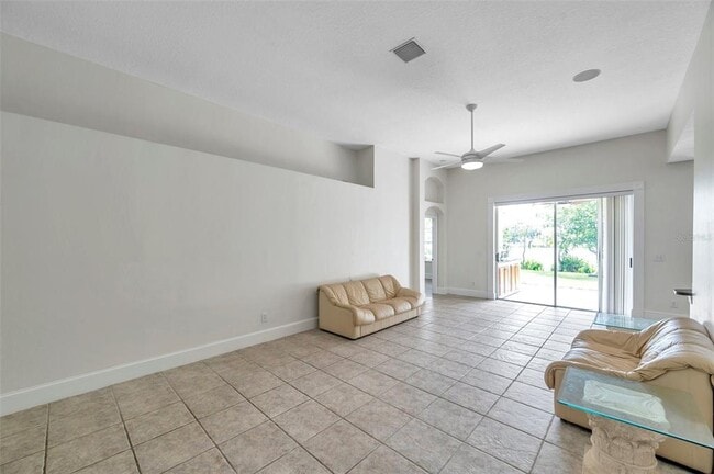 Building Photo - 1915 Fruitridge St