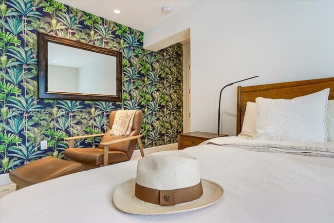 Building Photo - 435 Ridgewood Rd