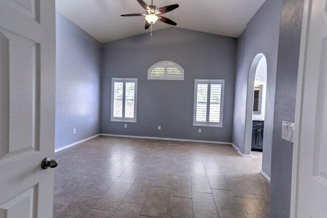 Building Photo - Rancho Sahuarita