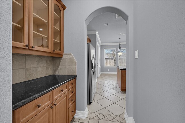 Building Photo - 5738 Ariel St