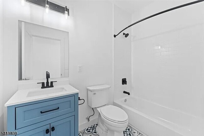 Building Photo - 246 Cortlandt St