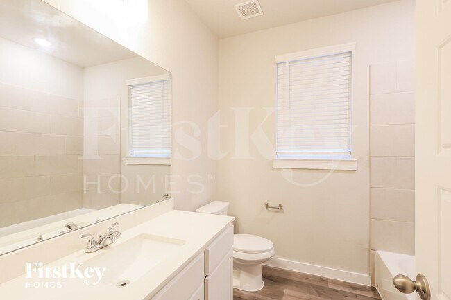 Building Photo - 345 N Centro Cir