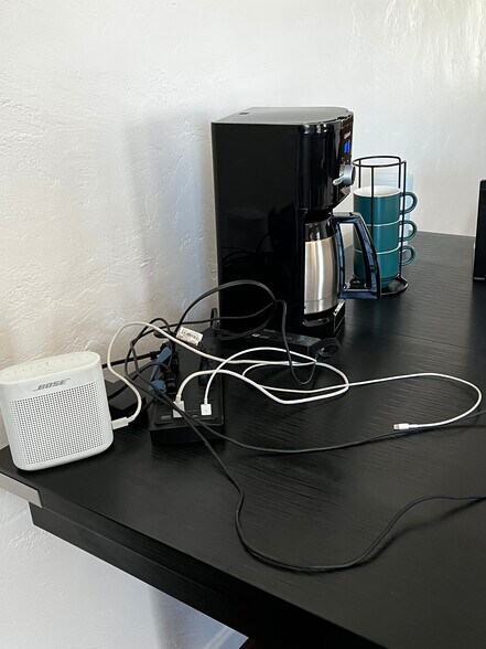 Building Photo - 1512 N Forgeus Ave