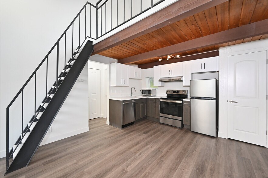 Building Photo - 4025 Midvale Ave N