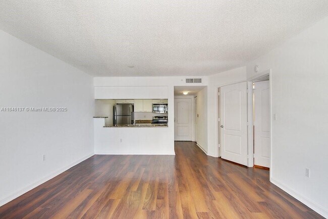 Building Photo - 1756 N Bayshore Dr
