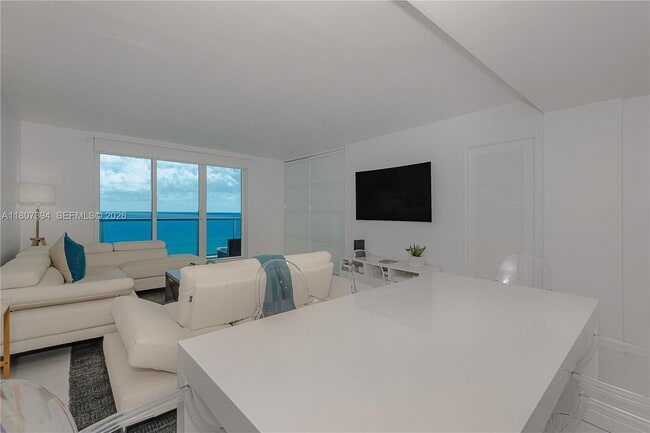 Building Photo - 2301 Collins Ave