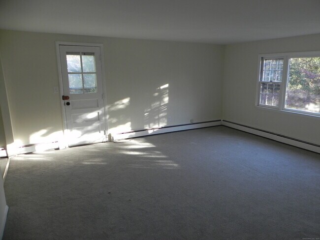 Building Photo - 32 Deerfield St