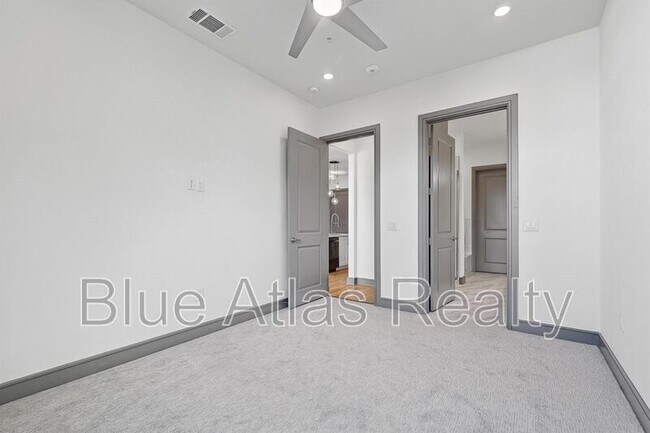 Building Photo - 2700 Old Denton Rd