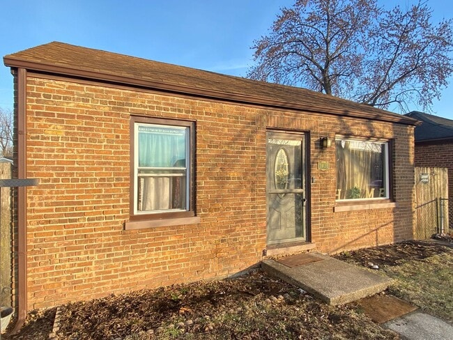 Building Photo - 3 Bedroom Home In Hammond