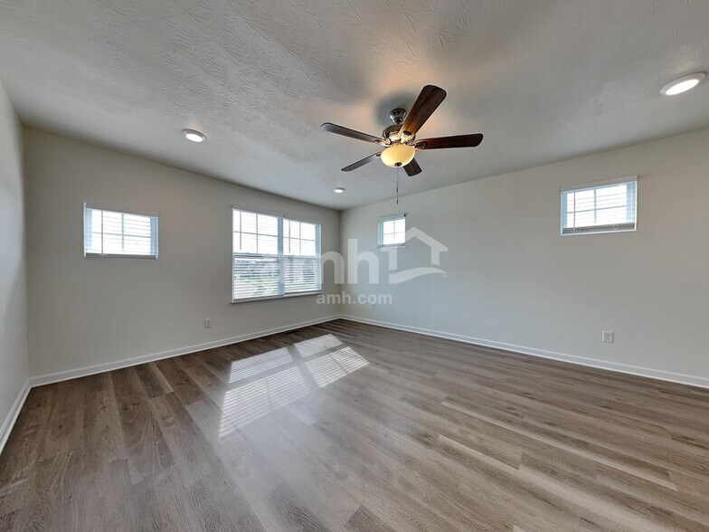 Building Photo - 817 Prescot Cir