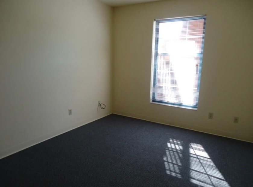 Building Photo - 220 N McKinley Ave