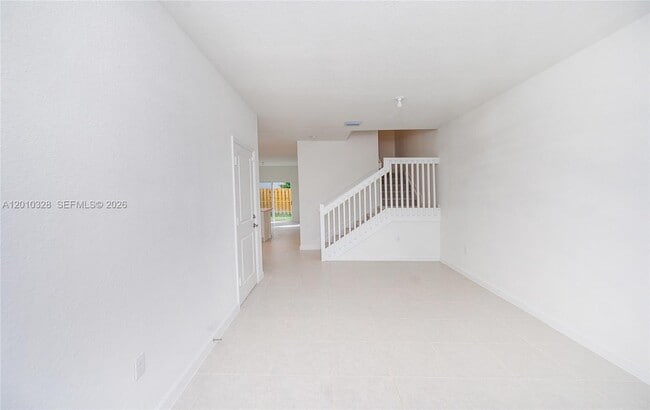 Building Photo - 2642 SE 10th St