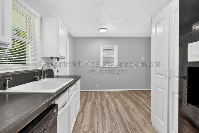 Building Photo - 7534 Blanding Dr