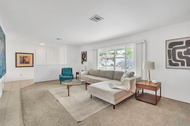 Building Photo - 17052 Bernardo Oaks Dr