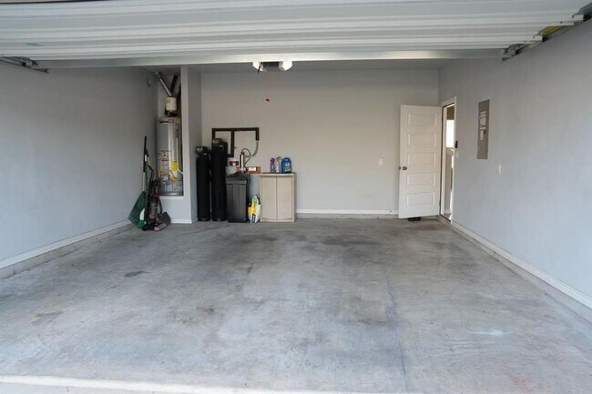 Building Photo - 808 Alta Wy