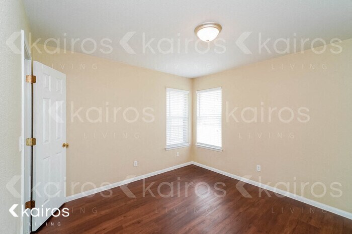 Building Photo - 404 Ali Dr