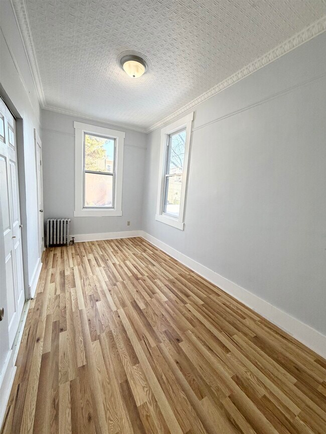 Building Photo - 1218 13th St