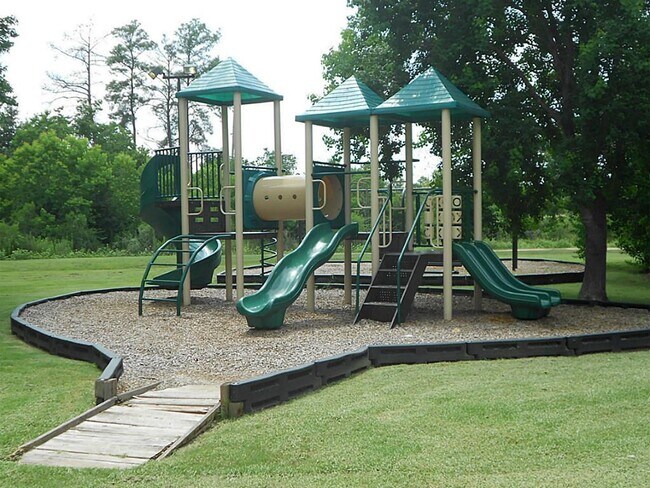 Building Photo - 2414 Gwenfair Dr