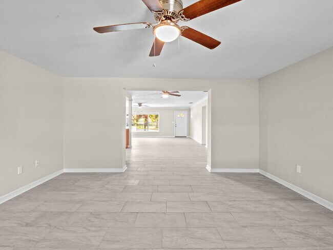 Building Photo - 3-bedroom, 2-bathroom pool home