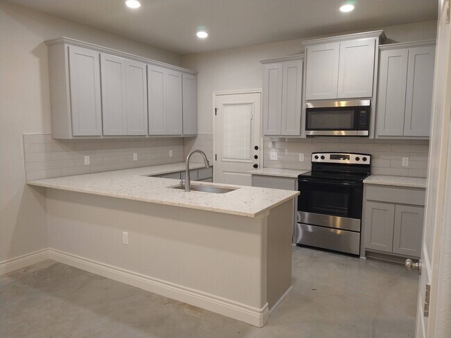 Building Photo - 1000 Wooded Hollow Ct