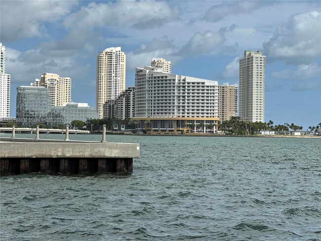 Building Photo - 1408 Brickell Bay Dr