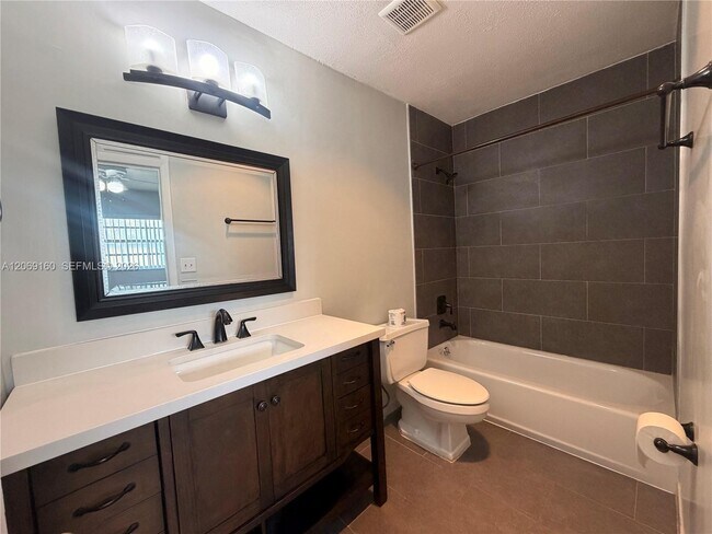 Building Photo - 8380 SW 154th Ave