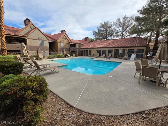 Building Photo - 2200 S Fort Apache Rd