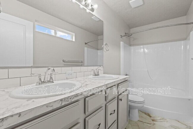 Building Photo - 7684 S Seabreeze Way