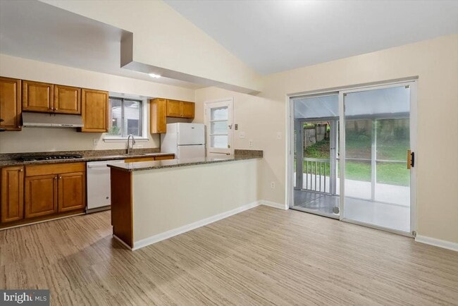 Building Photo - 901 Kenbrook Dr