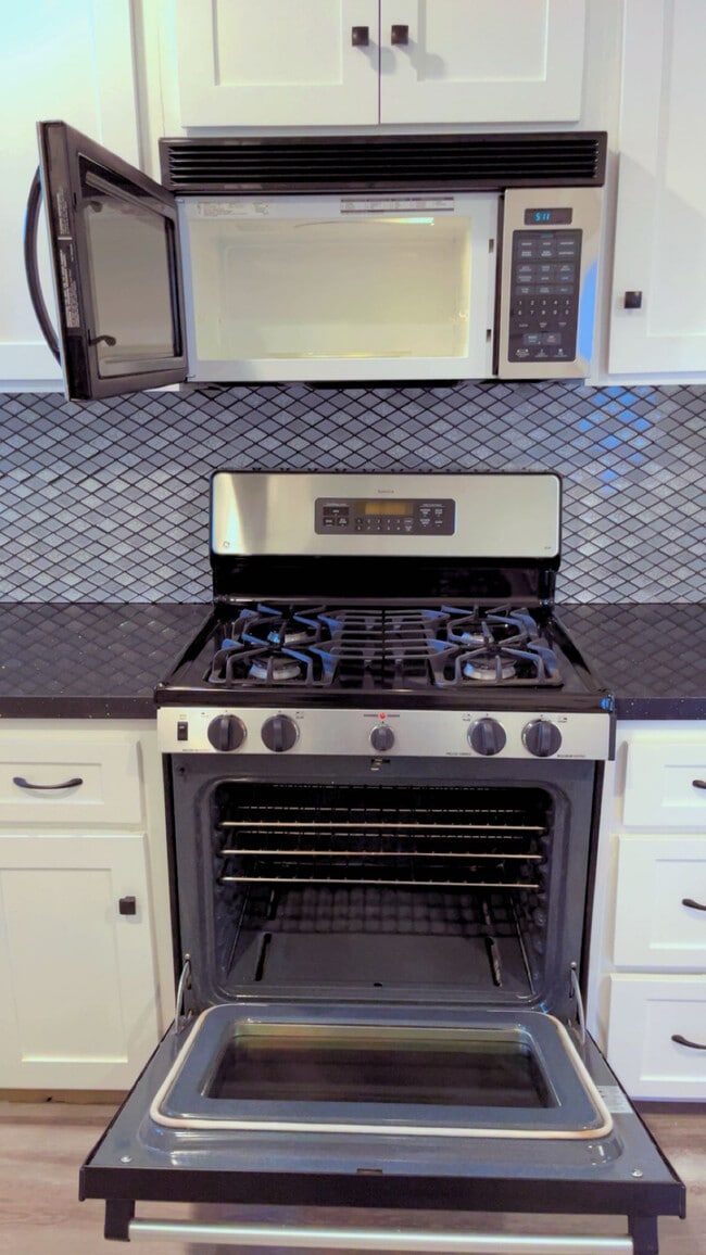 Building Photo - 5779 Enfield Ave