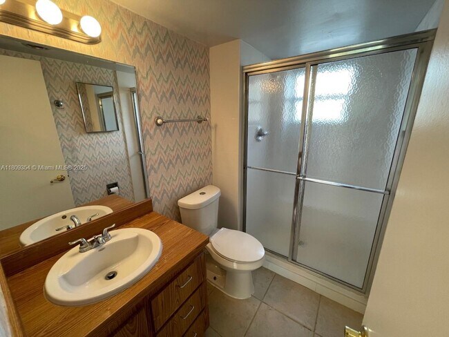 Building Photo - 9431 Live Oak Pl