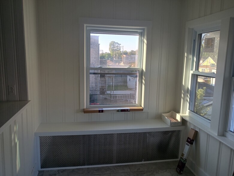Building Photo - 3842 N Mozart St