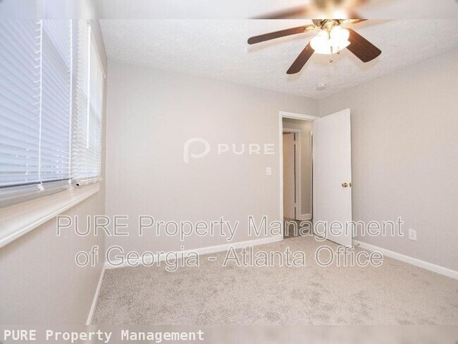 Building Photo - 2895 Lakemont Pl SW