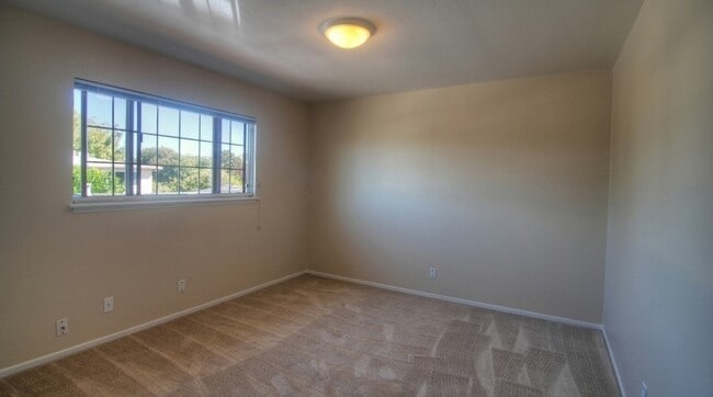 Building Photo - 505 Columbia Ave