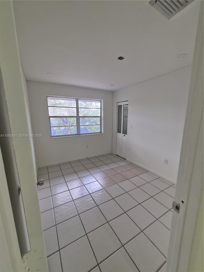 Building Photo - 15421 SW 81st Cir Ln
