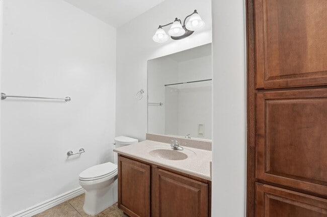 Building Photo - 5450 E Deer Valley Dr