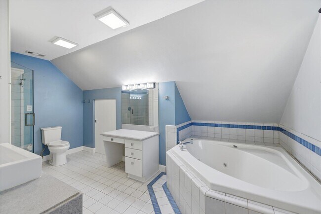 Building Photo - 602 Middlebrooks Cir