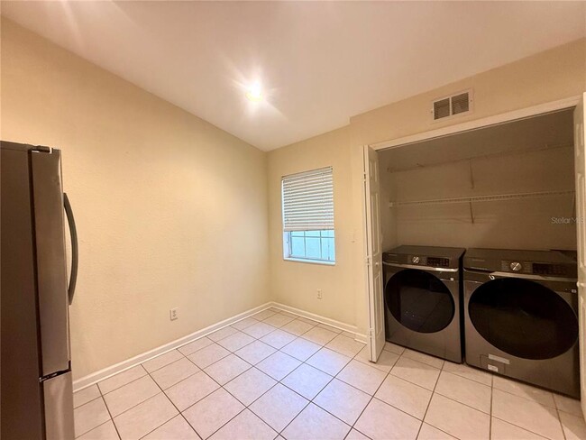 Building Photo - 2679 Metro Sevilla Dr