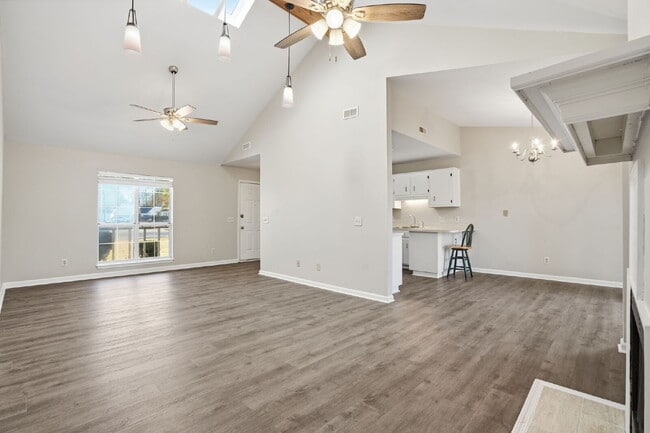 Building Photo - 8232 Pleasant Ridge Dr