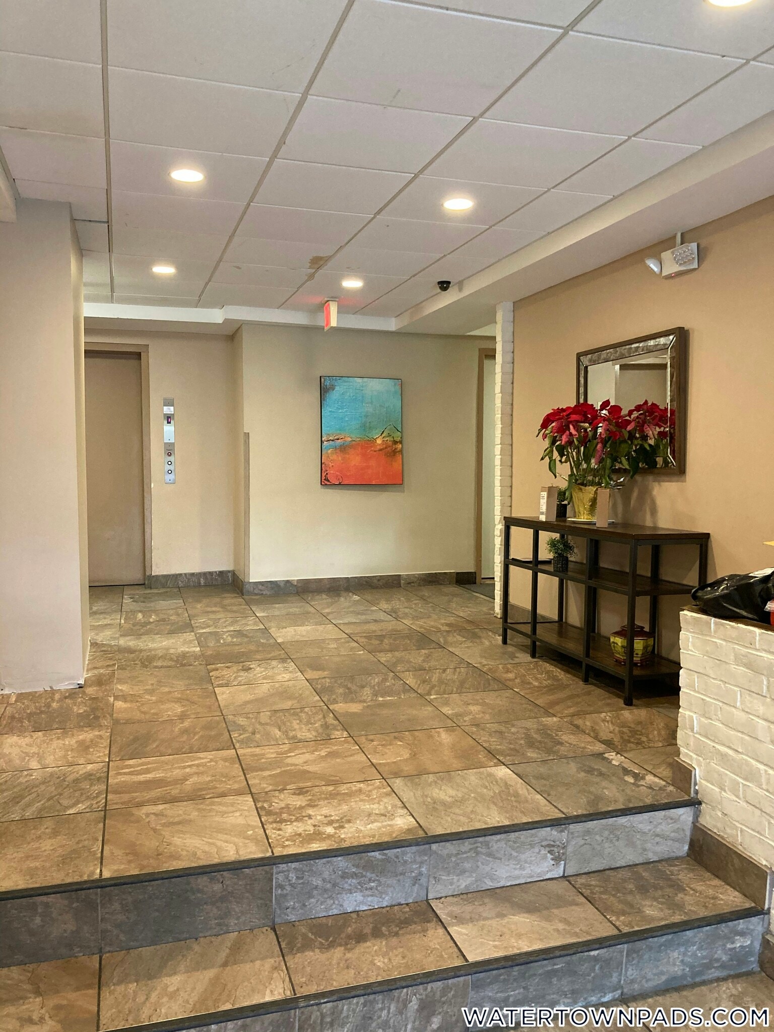 Building Photo - 16 Whites Ave