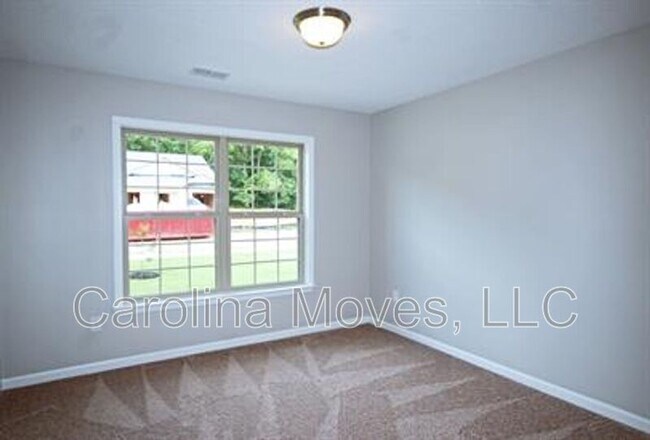 Building Photo - 105 Lockeland Park Dr