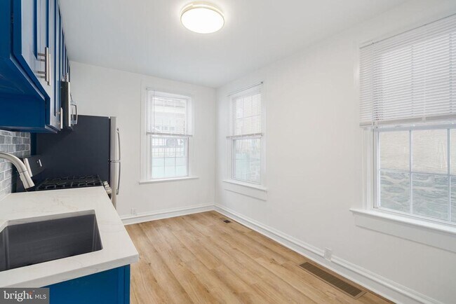 Building Photo - 3869 Terrace St