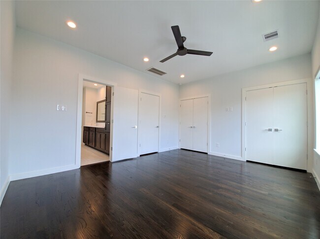 Building Photo - 4307 Schuler St