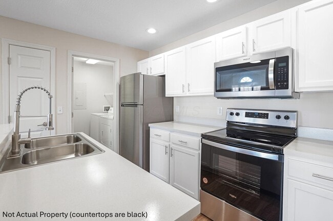 Building Photo - 4947 Stratford Pine Ln