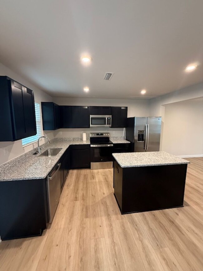 Building Photo - New Construction Townhome for Lease in Kan...