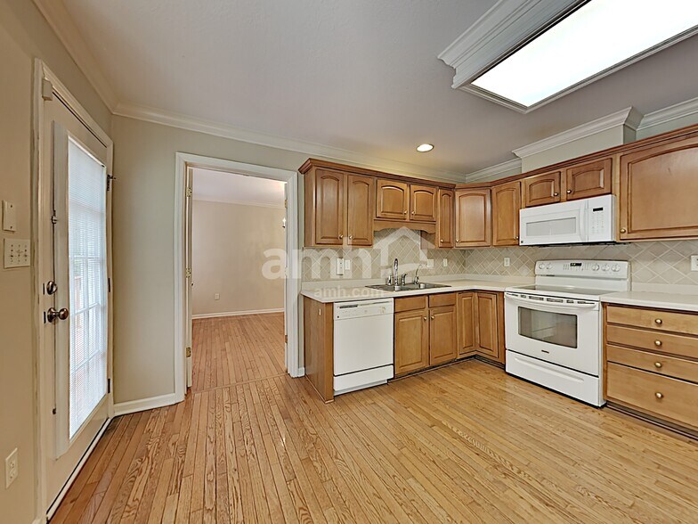 Building Photo - 1610 Polte Ln